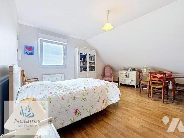 EN EXCLUSIVITE CHEZ VOTRE NOTAIRE 

A VENDRE - MAISON INDIVIDUELLE  EN SEMI PLAIN PIED - 3 CH...