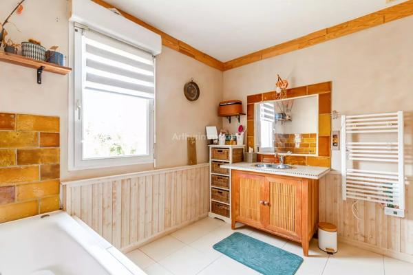Vente                                                      Maison
                        
                     7 pièces                      181 m2                     à Thorigny-sur-Marne