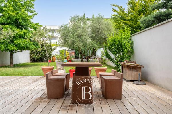Chassieu, Maison 6 Chambres -  242 m² à vendre