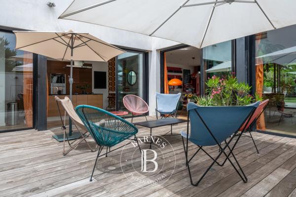 Chassieu, Maison 6 Chambres -  242 m² à vendre
