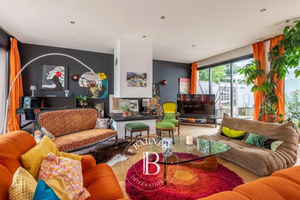 Chassieu, Maison 6 Chambres -  242 m² à vendre