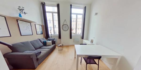 STUDIO A LOUER - LYON 1ER ARRONDISSEMENT Normale-Chartreux 36.1 m 2 880 € charges comprises par mois
