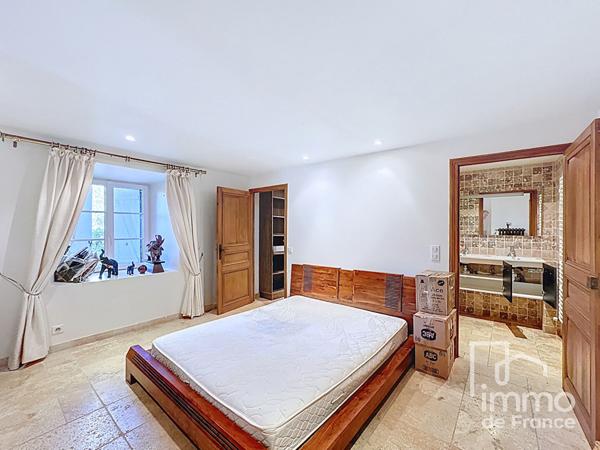 MAISON CHEZERY FORENS  270 m2