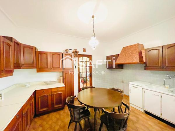 Maison 5 pièces avec grand terrain  Double garage – Neufchef