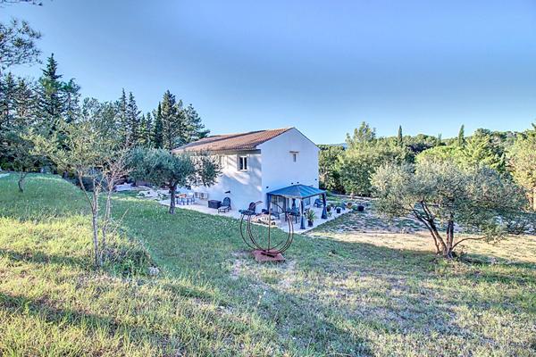 A VENDRE EN EXCLUSIVITÉ ! DRAGUIGNAN MAISON 4 CHAMBRES avec GARAGE sur terrain CLOS d'un hectare