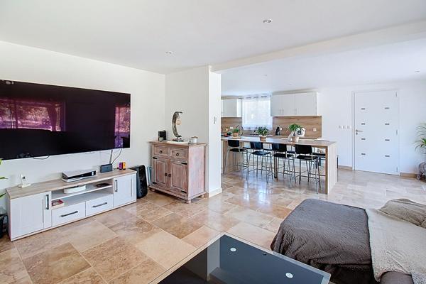 A VENDRE EN EXCLUSIVITÉ ! DRAGUIGNAN MAISON 4 CHAMBRES avec GARAGE sur terrain CLOS d'un hectare