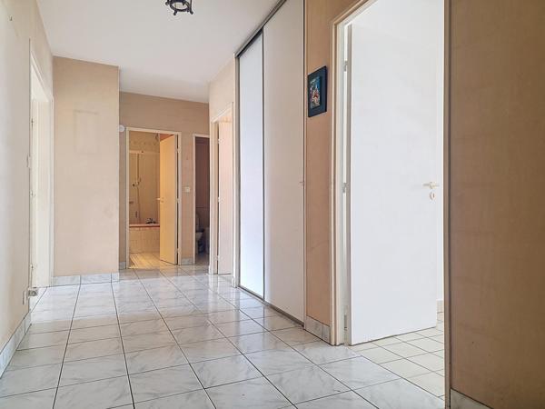 APPARTEMENT TYPE 4 AVEC PARKING PROCHE GARE