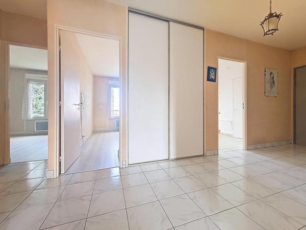 APPARTEMENT TYPE 4 AVEC PARKING PROCHE GARE