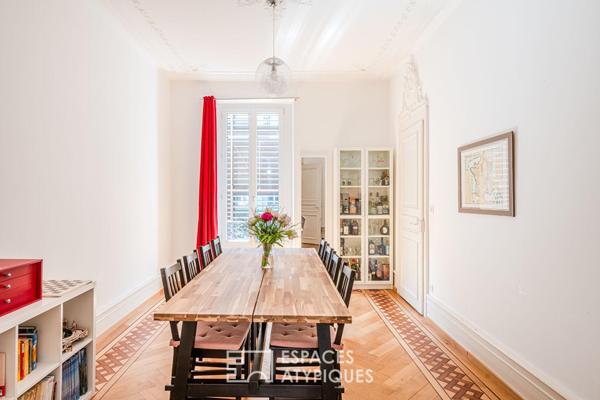 Appartement familial de style haussmannien avec balcon