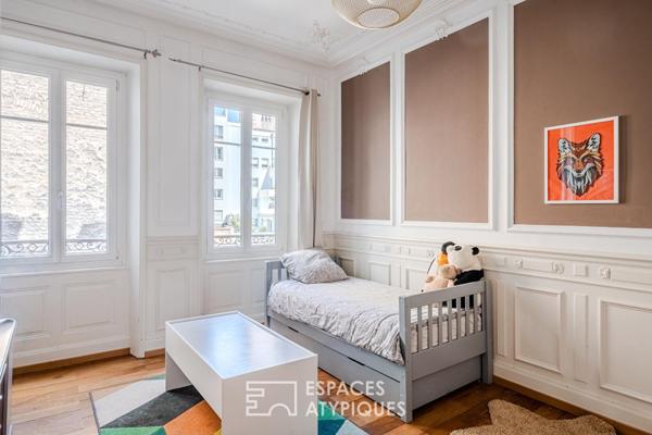 Appartement familial de style haussmannien avec balcon