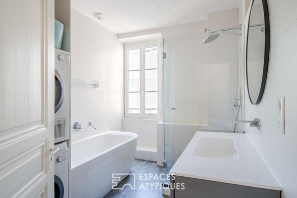 Appartement familial de style haussmannien avec balcon
