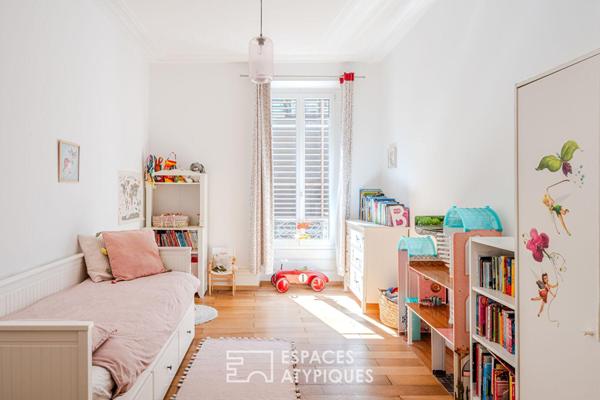 Appartement familial de style haussmannien avec balcon
