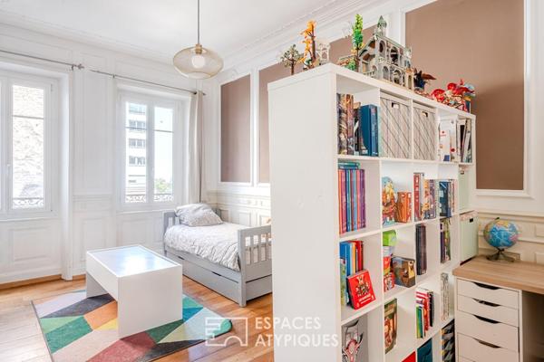 Appartement familial de style haussmannien avec balcon