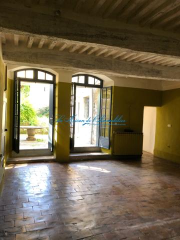 Saint-Hippolyte-du-Fort Maison de maître de 12 pièces avec 283 m² de jardin proches des commodités à pied