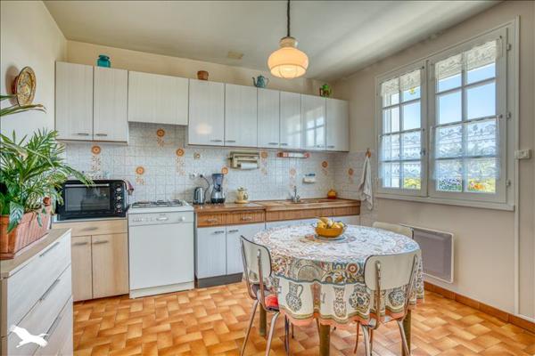 Maison à vendre |  Castillonnès |  8 pièces | 178 m²