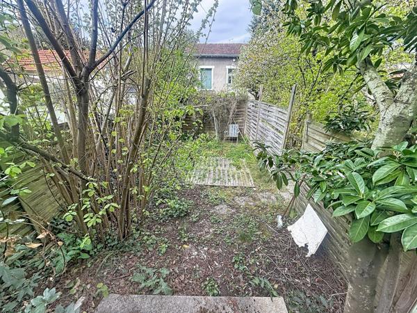 À vendre - Immeuble 100 m² situé à Tours (37000)