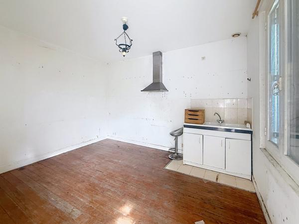 À vendre - Immeuble 100 m² situé à Tours (37000)