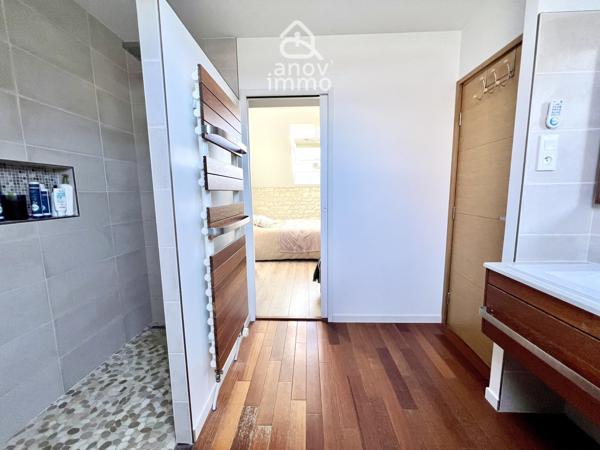 Propriete
                                                                                                                                                                                                                                                                                                                        8 pièce(s)                                                                                                                                                                                                          5 chambre(s)                                                                                                                                                                                                          210  m²