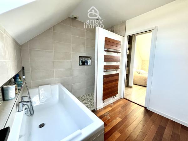 Propriete
                                                                                                                                                                                                                                                                                                                        8 pièce(s)                                                                                                                                                                                                          5 chambre(s)                                                                                                                                                                                                          210  m²