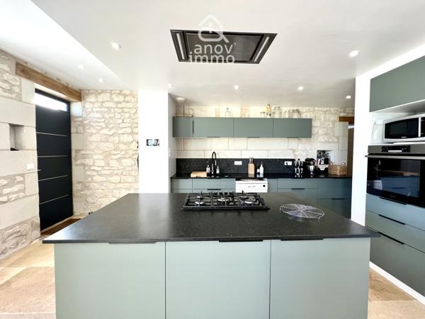 Propriete
                                                                                                                                                                                                                                                                                                                        8 pièce(s)                                                                                                                                                                                                          5 chambre(s)                                                                                                                                                                                                          210  m²