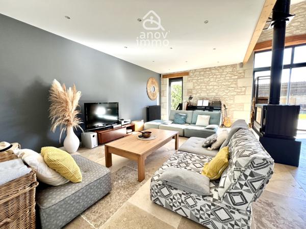 Propriete
                                                                                                                                                                                                                                                                                                                        8 pièce(s)                                                                                                                                                                                                          5 chambre(s)                                                                                                                                                                                                          210  m²