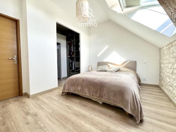 Propriete
                                                                                                                                                                                                                                                                                                                        8 pièce(s)                                                                                                                                                                                                          5 chambre(s)                                                                                                                                                                                                          210  m²