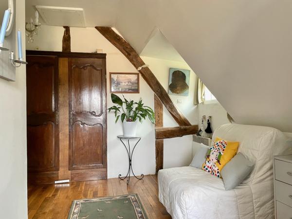 Maison
                                                                                                                                                                                                                                                                                                                        4 pièce(s)                                                                                                                                                                                                          1 chambre(s)                                                                                                                                                                                                          65  m²