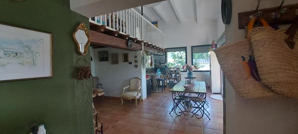 GARD. 30.NIMES. Belle maison de 119 m2 sur terrain arboré de 1250 m² avec piscine quartier Cigale