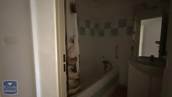Appartement à louer 2 pièces 45.18m² Bagnols-sur-Cèze (30200)