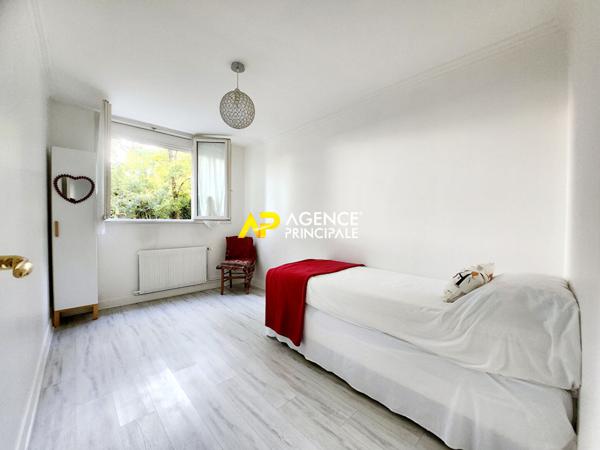 Appartement 4 pièces, 2 chambres, balcons, parking, box et cave à Argenteuil - Hauts Côteaux €230 000 ** - Référence 4465