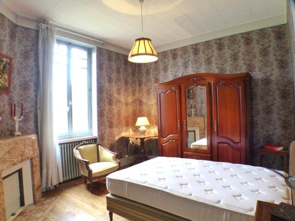 Maison en pierre 4 pièces DIJON (21) 85 m2 proche CHU avec jardin et garage