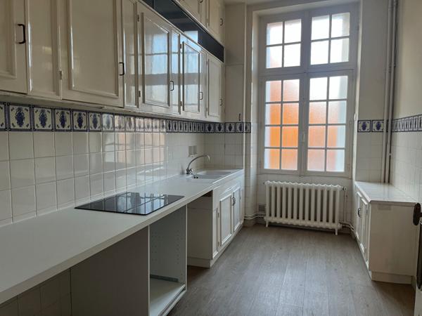 AU COEUR DU CENTRE-VILLE, MAISON DE VILLE IDEALE POUR FAMILLE