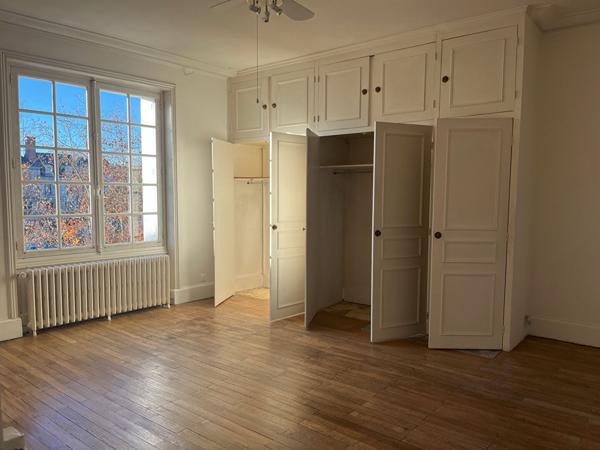 AU COEUR DU CENTRE-VILLE, MAISON DE VILLE IDEALE POUR FAMILLE