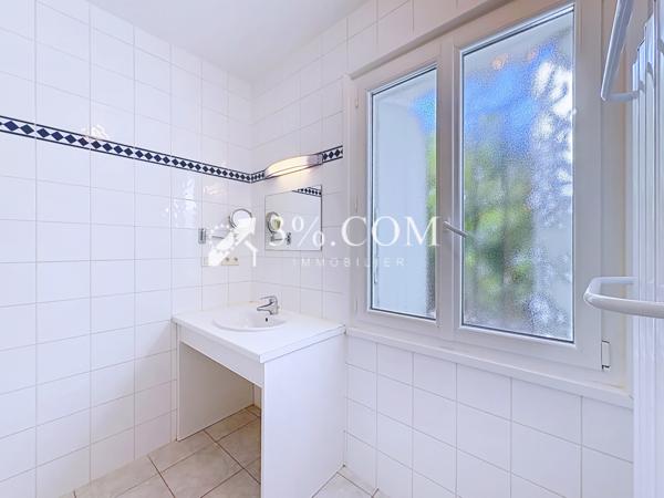 Maison 8 pièce(s) 4 chambre(s) 183 m²