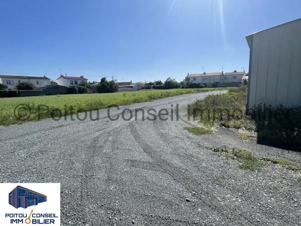 A VENDRE IDEALE PROMOTION FONCIER DE 5950m2 CENTRE VILLE DE FONTENAY LE COMTE FACILE D’ACCES