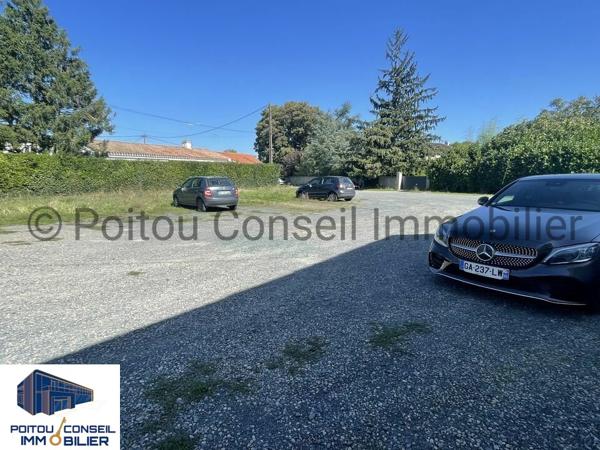 A VENDRE IDEALE PROMOTION FONCIER DE 5950m2 CENTRE VILLE DE FONTENAY LE COMTE FACILE D’ACCES