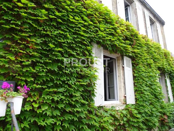 ardin centre bourg jolie maison ancienne 4 chambres, jardin, terrasse.