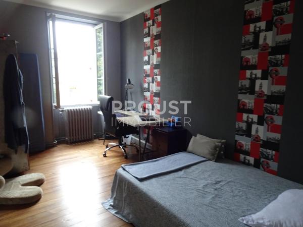 ardin centre bourg jolie maison ancienne 4 chambres, jardin, terrasse.