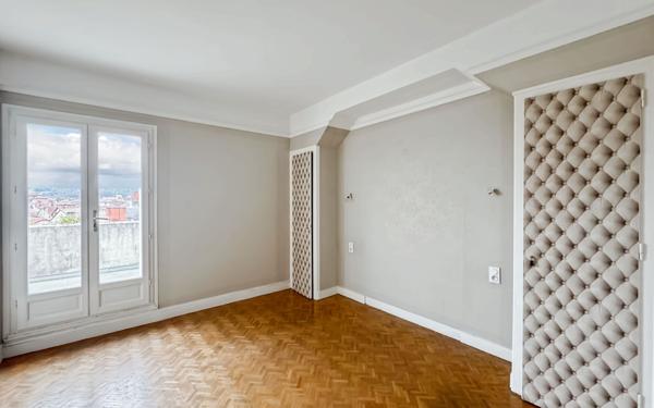 Appartement à vendre    4 pièces • 78,53 m2 Périgueux