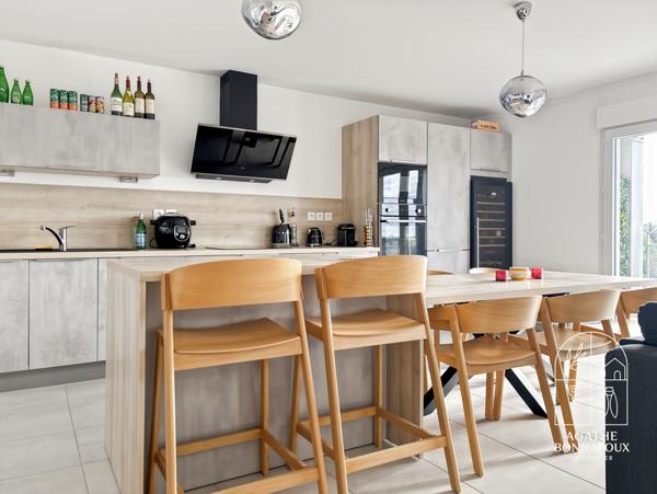 Arles (13200) Appartement T3 74 m2 avec terrasse et 2 places de parking