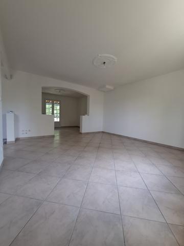 À vendre - Maison traditionnelle, 6 pièces située à Beaumont-sur-Sarthe (72170)