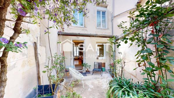 Maison de ville 4 chambres, cave et cours