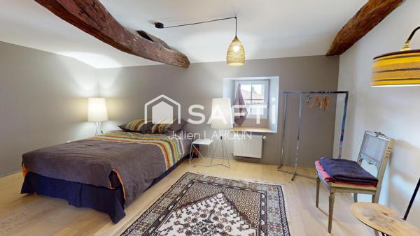 Maison de ville 4 chambres, cave et cours