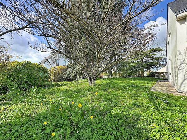 Maison familiale à vendre à Ancenis - 5 chambres, véranda, grand garage et jardin