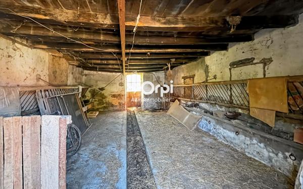 Maison à vendre    1 pièce •  Beaune-d'Allier