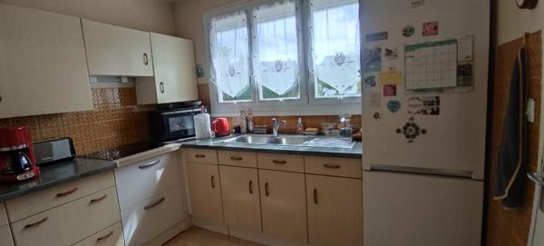 À vendre - Maison individuelle, 6 pièces située à Tours (37100)