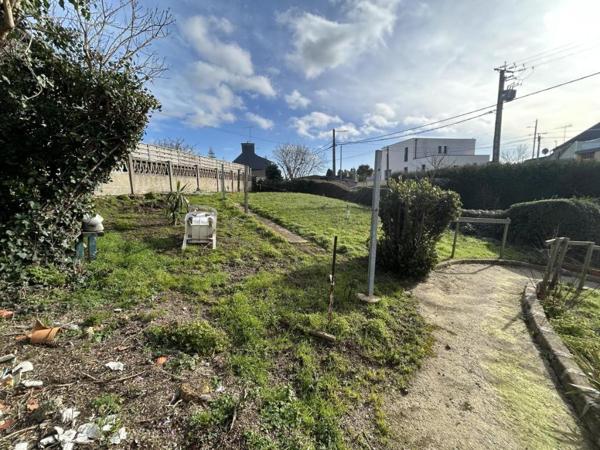 Maison en pierres avec terrain constructible