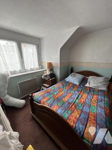 Maison en pierres avec terrain constructible