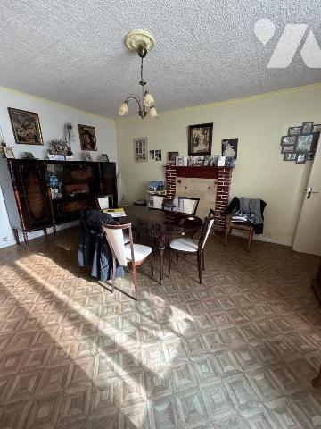 Maison en pierres avec terrain constructible