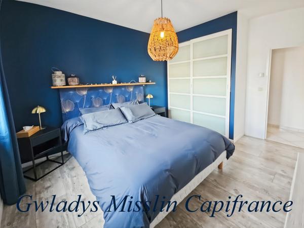 Immense loft/local d'activité à EYSINES de 441m² avec maison contemporaine de 9 pièces